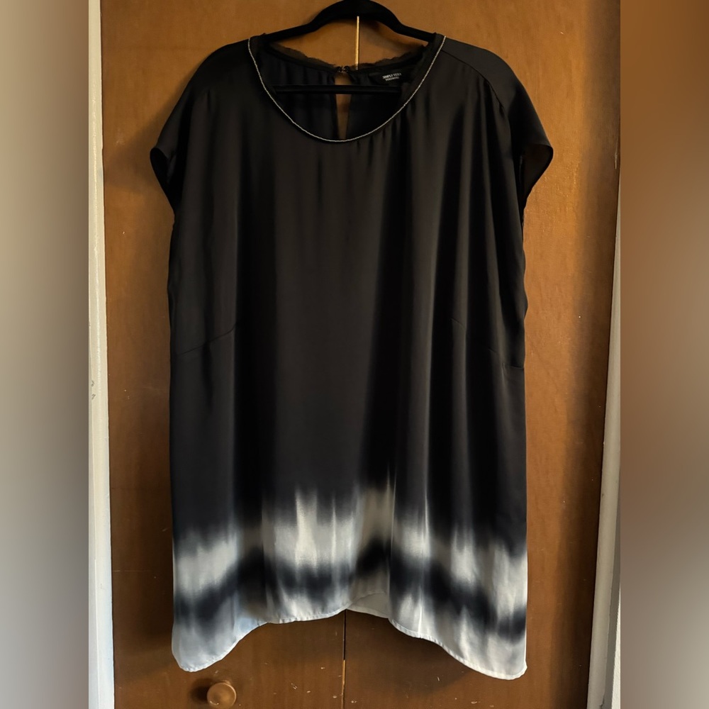 Simply Vera Vera Wang Black White Satin Tunic